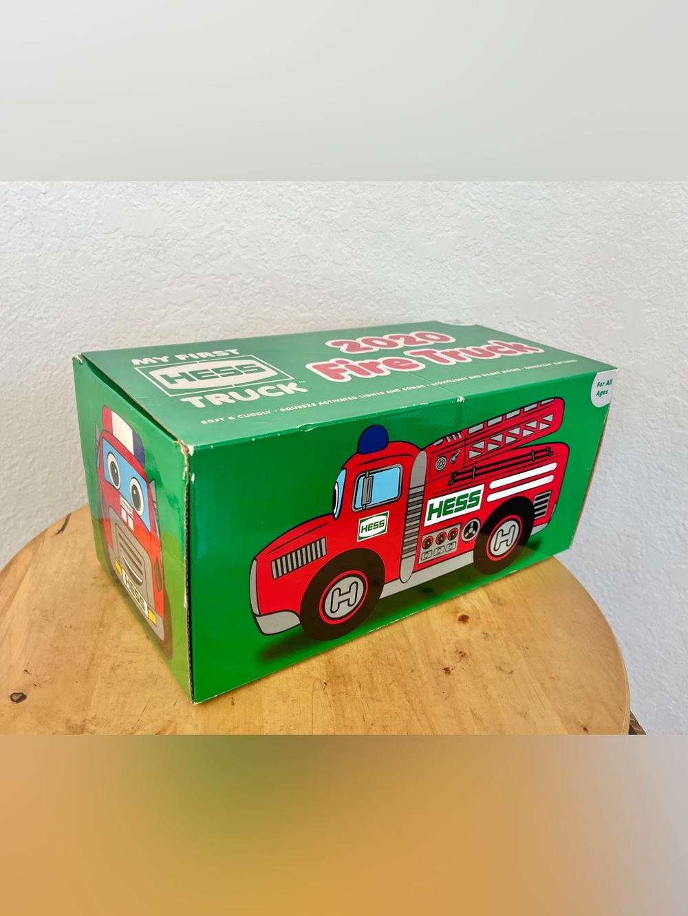 2020 HESS My First Hess Truck Fire Truck Plushie MINT NEW IN BOX - Picture 4 of 4